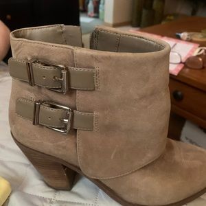 Jessica Simpson boots size 7.5